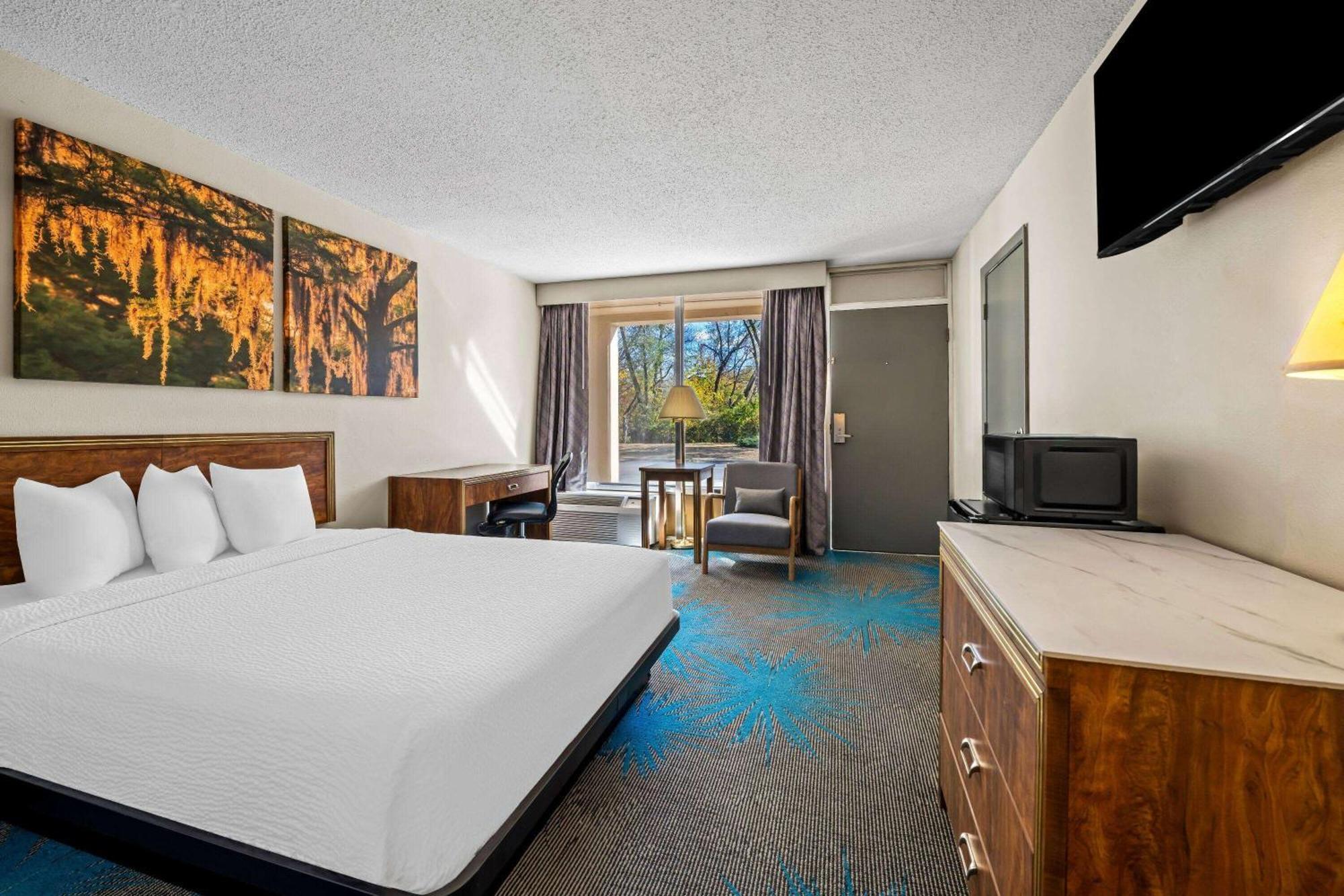Days Inn By Wyndham Dubuque Eksteriør billede
